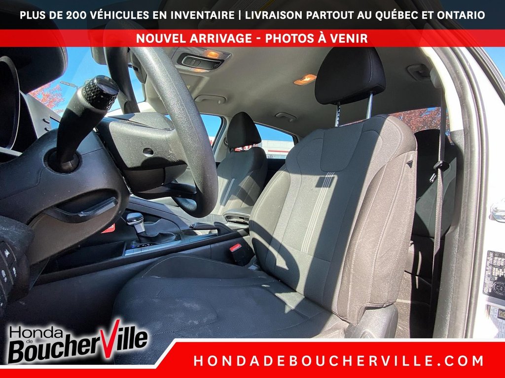 Hyundai Elantra Essential 2021 à Terrebonne, Québec - 15 - w1024h768px
