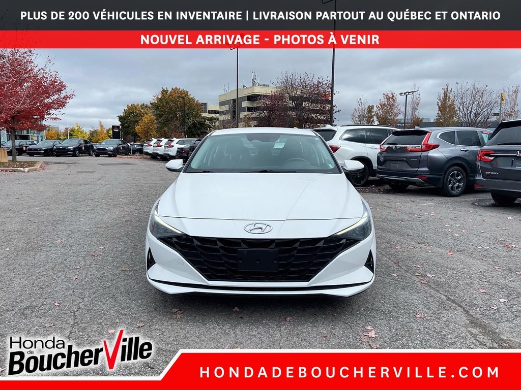 Hyundai Elantra Essential 2021 à Terrebonne, Québec - 2 - w1024h768px