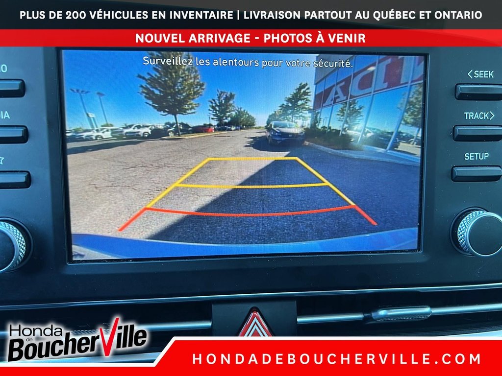 2022 Hyundai Elantra Essential in Terrebonne, Quebec - 17 - w1024h768px