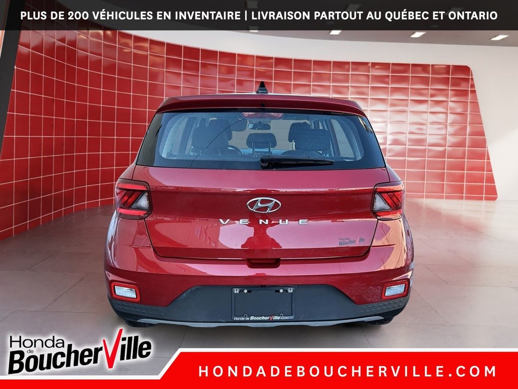 2021 Hyundai Venue Essential in Terrebonne, Quebec - 13 - w1024h768px