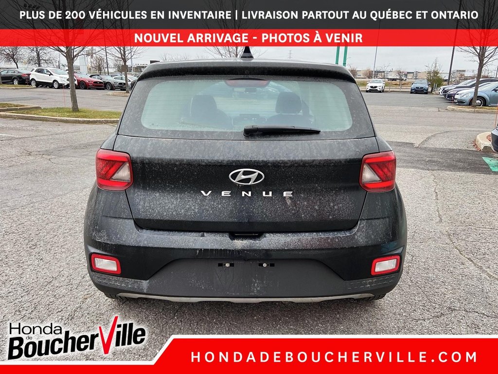 2022 Hyundai Venue Essential in Terrebonne, Quebec - 7 - w1024h768px