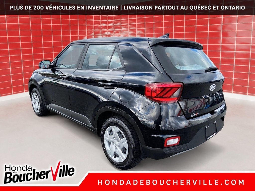 2022 Hyundai Venue Essential in Terrebonne, Quebec - 11 - w1024h768px