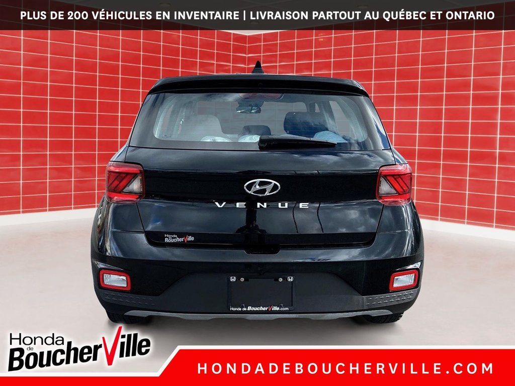 2022 Hyundai Venue Essential in Terrebonne, Quebec - 7 - w1024h768px