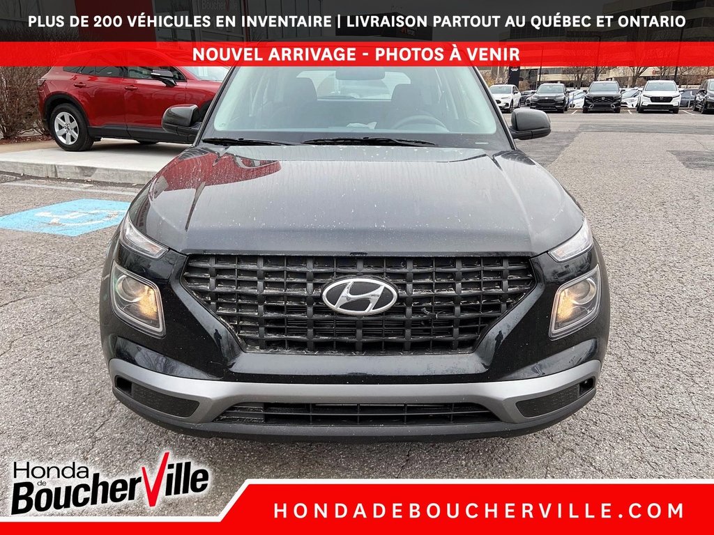 2022 Hyundai Venue Essential in Terrebonne, Quebec - 3 - w1024h768px