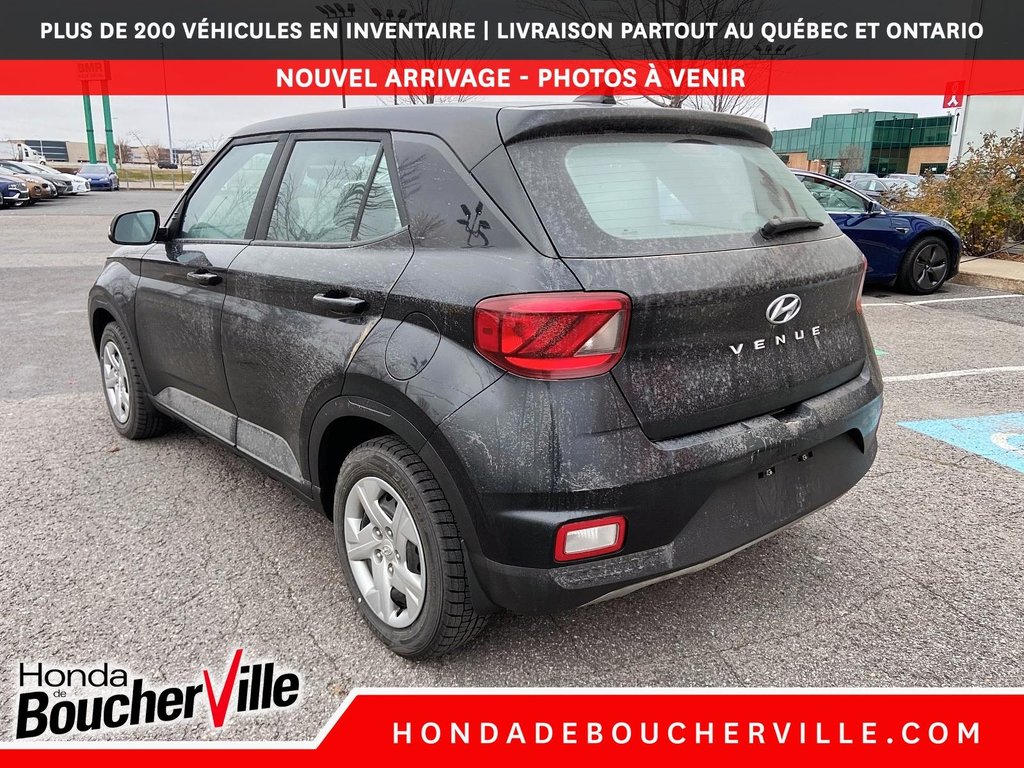 2022 Hyundai Venue Essential in Terrebonne, Quebec - 11 - w1024h768px