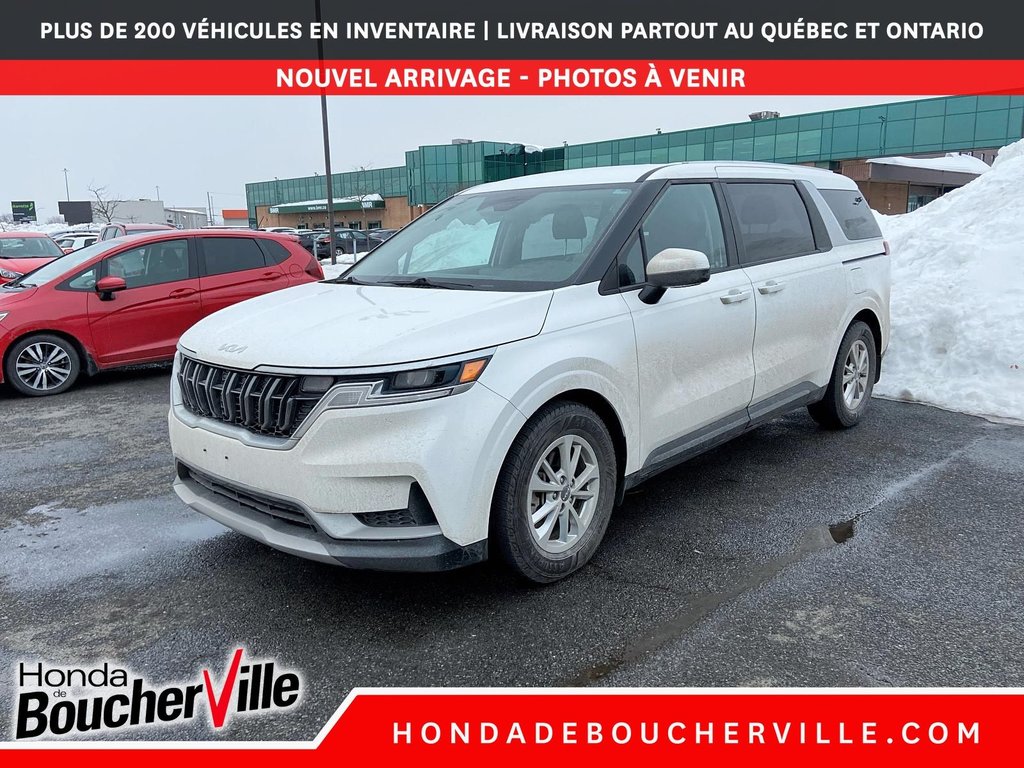 2022 Kia Carnival LX in Terrebonne, Quebec - 3 - w1024h768px