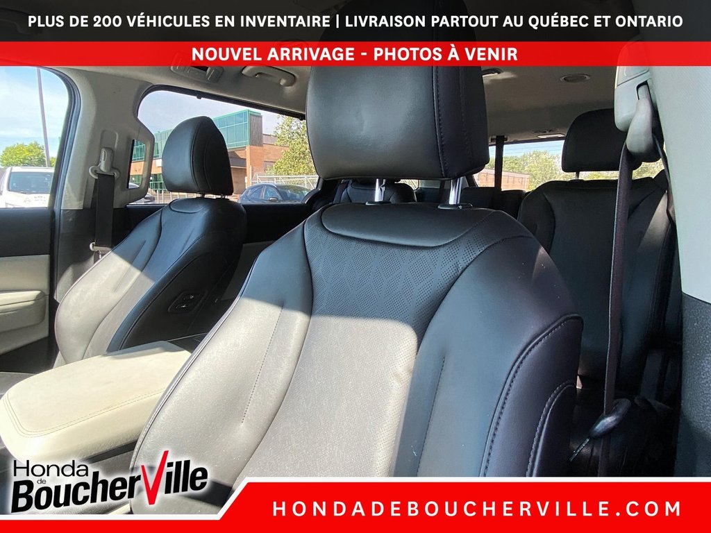 2022 Kia Carnival EX in Terrebonne, Quebec - 19 - w1024h768px