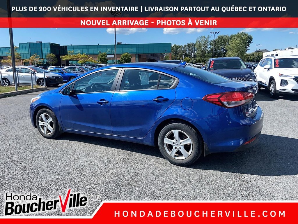2017 Kia Forte LX in Terrebonne, Quebec - 9 - w1024h768px