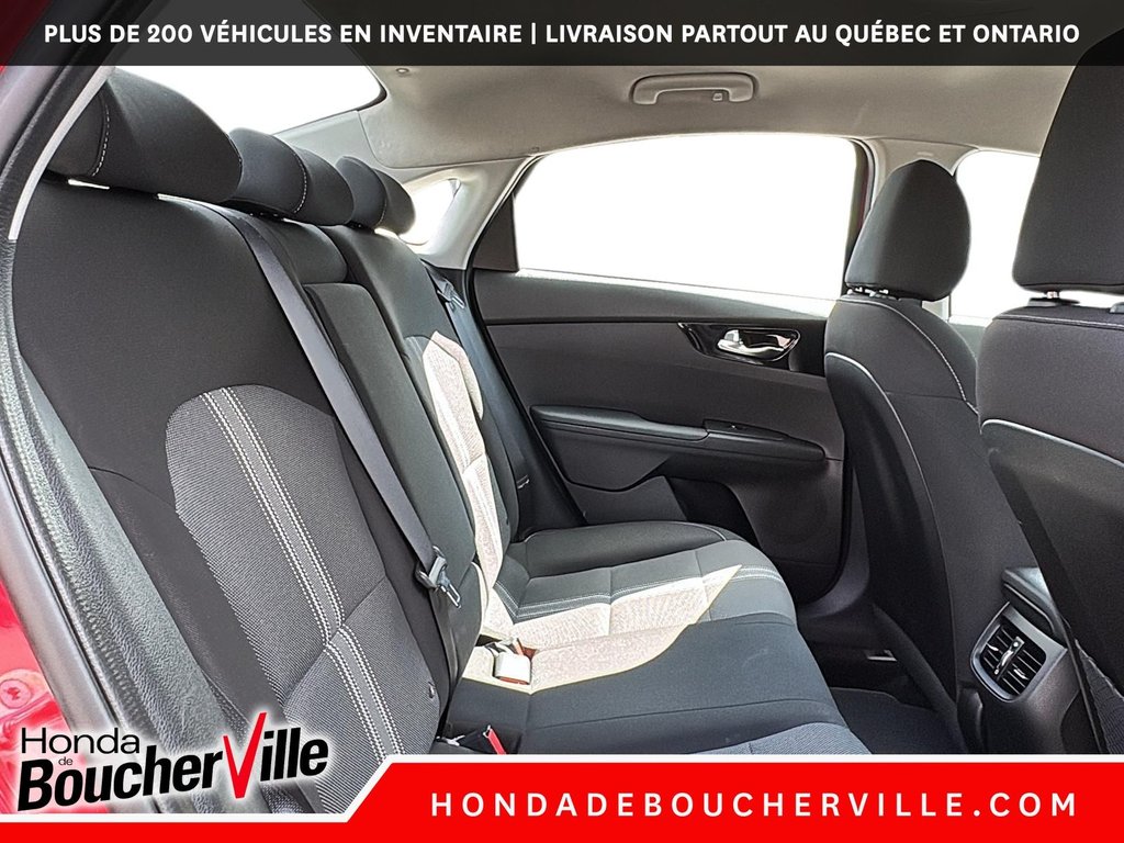 2023 Kia Forte EX in Terrebonne, Quebec - 17 - w1024h768px