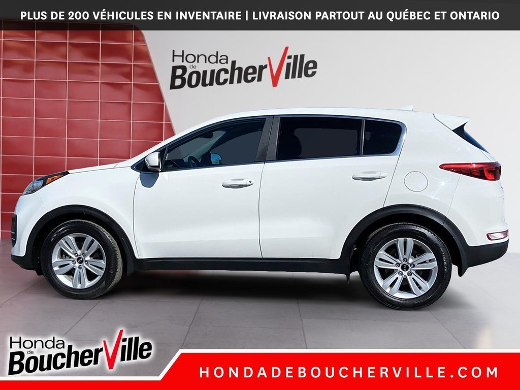 2017 Kia Sportage LX in Terrebonne, Quebec - 11 - w1024h768px