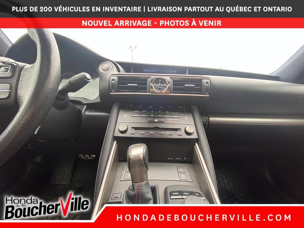 2018 Lexus IS IS 300 in Terrebonne, Quebec - 25 - w1024h768px