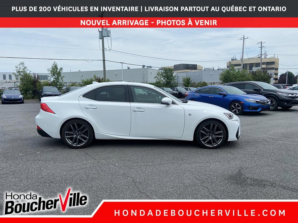 2018 Lexus IS IS 300 in Terrebonne, Quebec - 7 - w1024h768px
