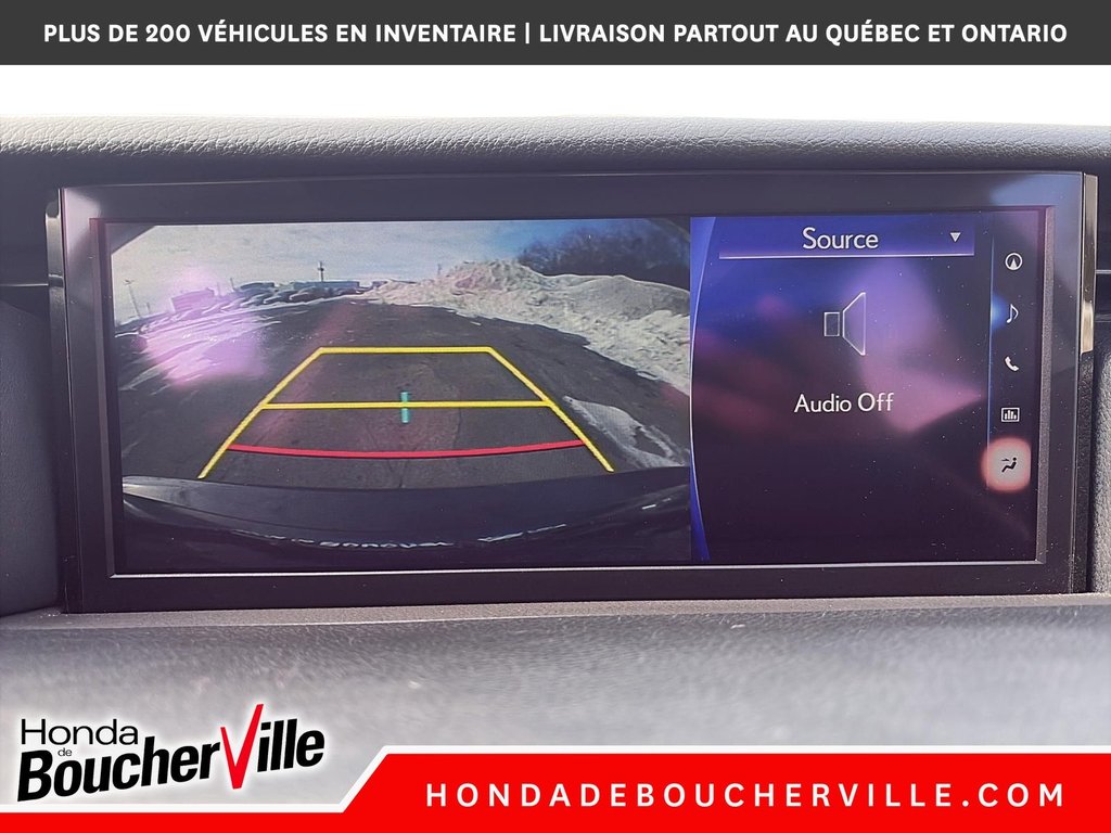 2018 Lexus IS IS 300 in Terrebonne, Quebec - 33 - w1024h768px