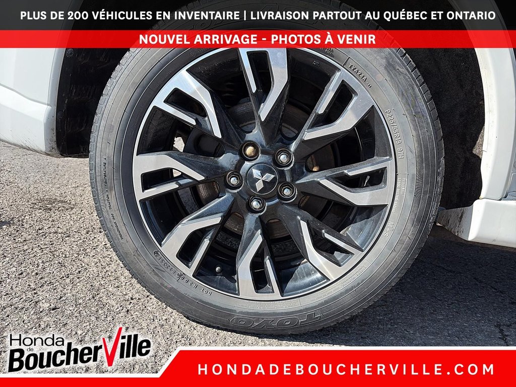 2018 Mitsubishi Outlander PHEV SE in Terrebonne, Quebec - 17 - w1024h768px