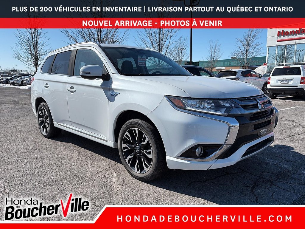 2018 Mitsubishi Outlander PHEV SE in Terrebonne, Quebec - 11 - w1024h768px