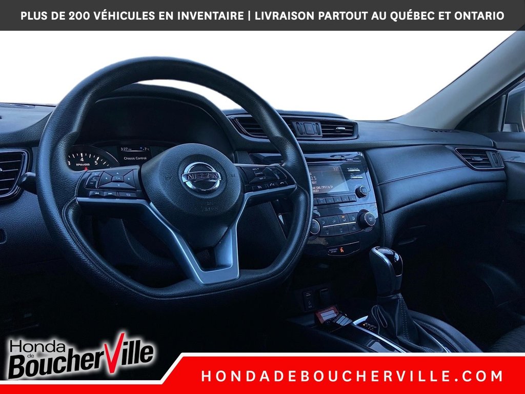 2017 Nissan Rogue SV in Terrebonne, Quebec - 23 - w1024h768px