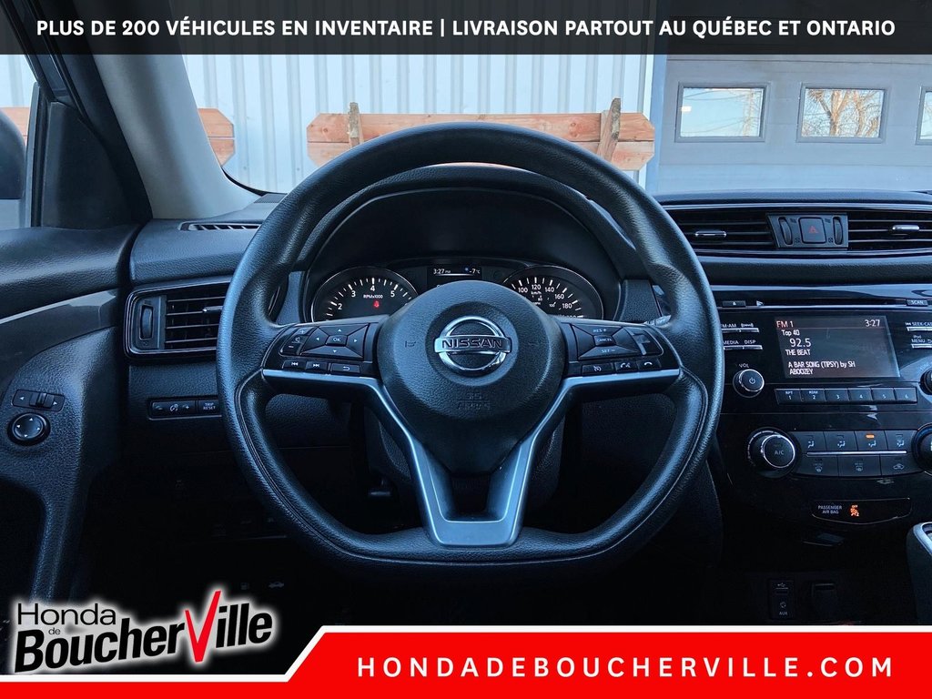 2017 Nissan Rogue SV in Terrebonne, Quebec - 31 - w1024h768px