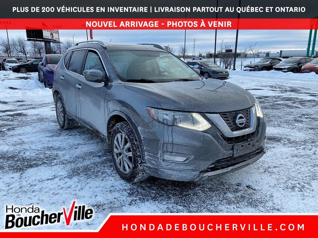 2017 Nissan Rogue SV in Terrebonne, Quebec - 5 - w1024h768px