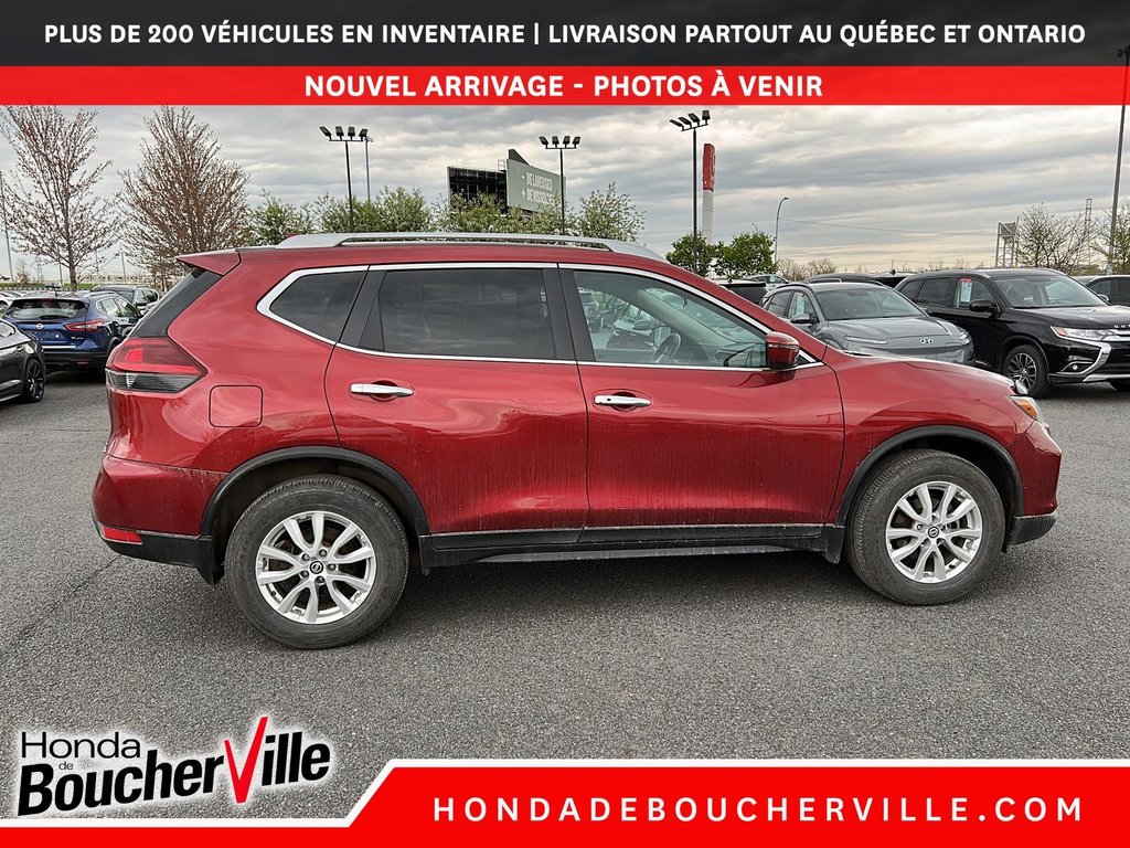 2018 Nissan Rogue SV in Terrebonne, Quebec - 11 - w1024h768px