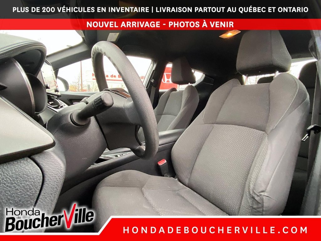 2019 Toyota C-HR LE in Terrebonne, Quebec - 15 - w1024h768px