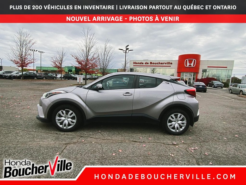 2019 Toyota C-HR LE in Terrebonne, Quebec - 13 - w1024h768px
