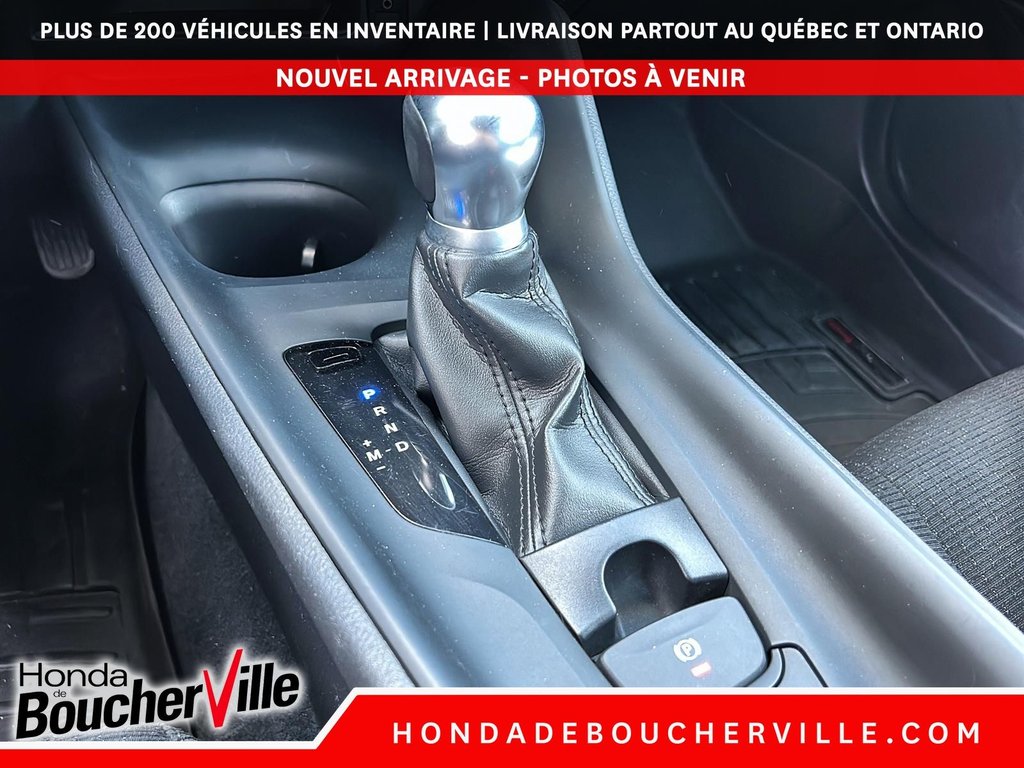 2019 Toyota C-HR LE in Terrebonne, Quebec - 23 - w1024h768px