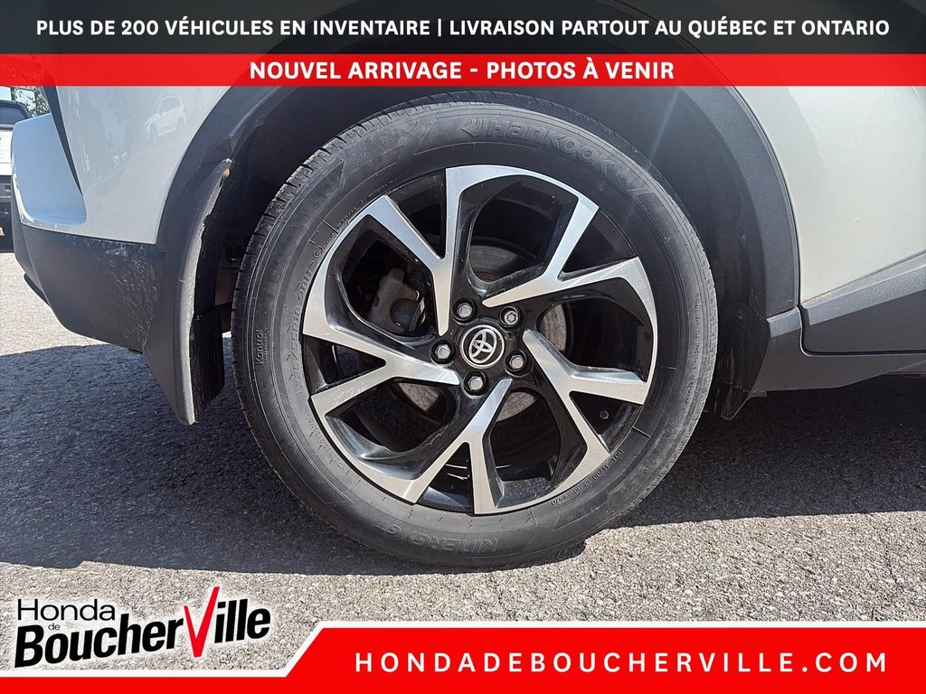 2020 Toyota C-HR LE in Terrebonne, Quebec - 15 - w1024h768px
