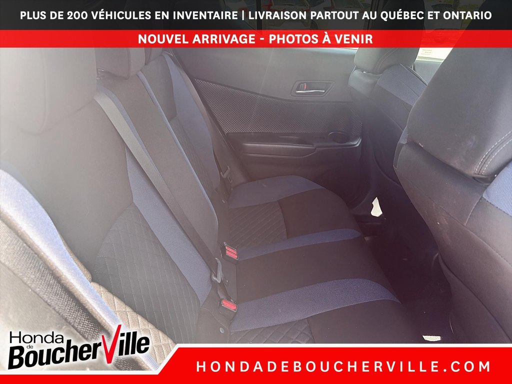 2020 Toyota C-HR LE in Terrebonne, Quebec - 17 - w1024h768px