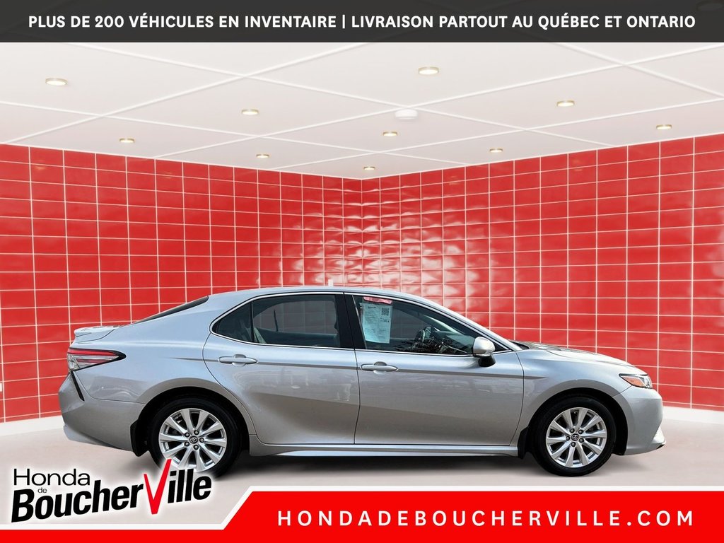 2018 Toyota Camry SE in Terrebonne, Quebec - 15 - w1024h768px