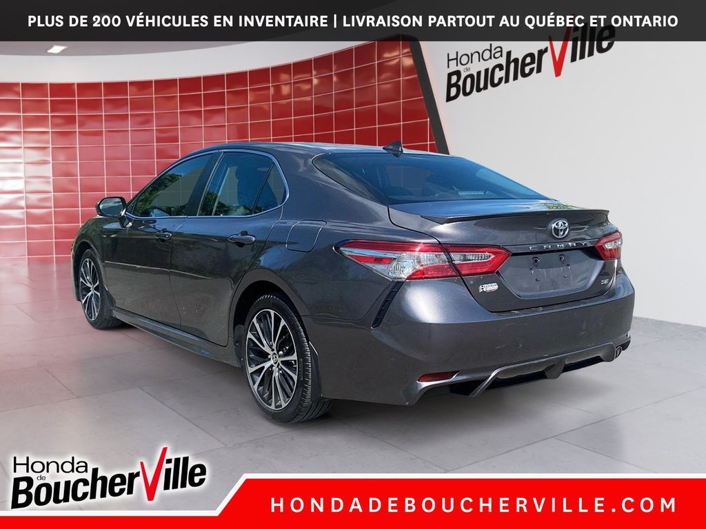 2020 Toyota Camry SE Upgrade in Terrebonne, Quebec - 13 - w1024h768px