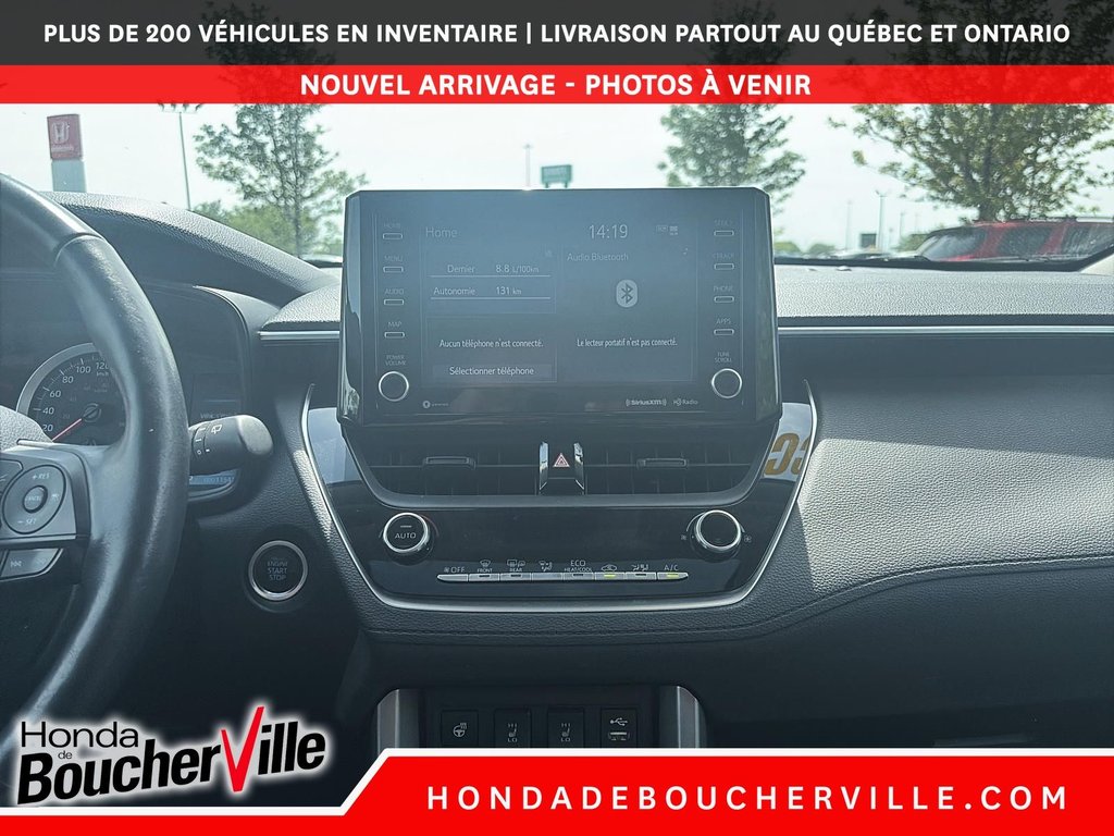 2022 Toyota Corolla Cross LE in Terrebonne, Quebec - 33 - w1024h768px