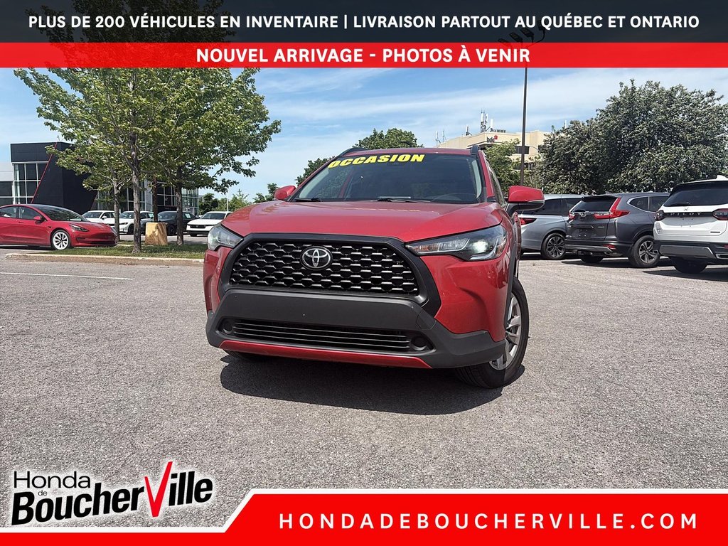 2022 Toyota Corolla Cross LE in Terrebonne, Quebec - 2 - w1024h768px