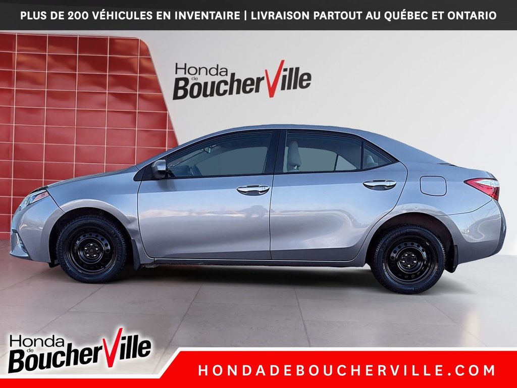 2015 Toyota Corolla LE in Terrebonne, Quebec - 3 - w1024h768px