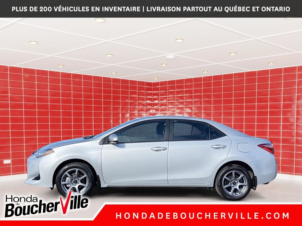 2017 Toyota Corolla LE in Terrebonne, Quebec - 17 - w1024h768px