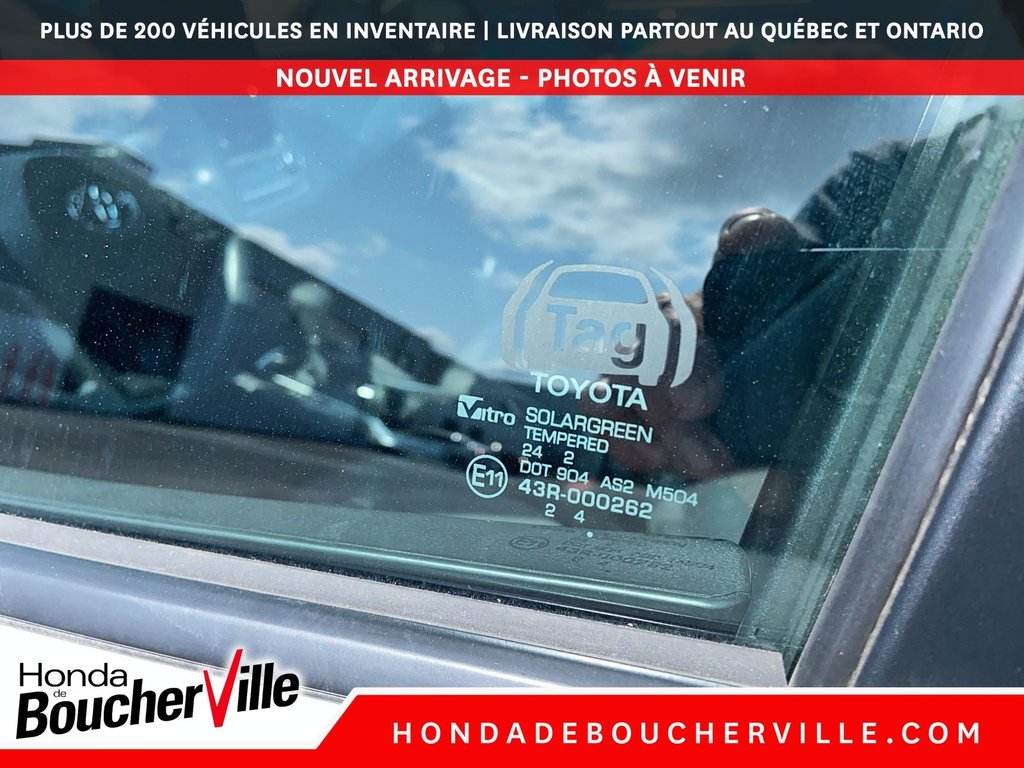 2022 Toyota Corolla LE in Terrebonne, Quebec - 6 - w1024h768px