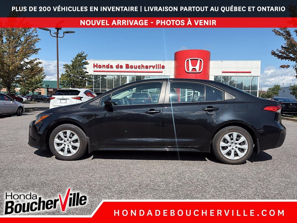 2022 Toyota Corolla LE in Terrebonne, Quebec - 3 - w1024h768px