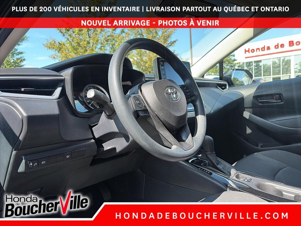 2022 Toyota Corolla LE in Terrebonne, Quebec - 17 - w1024h768px
