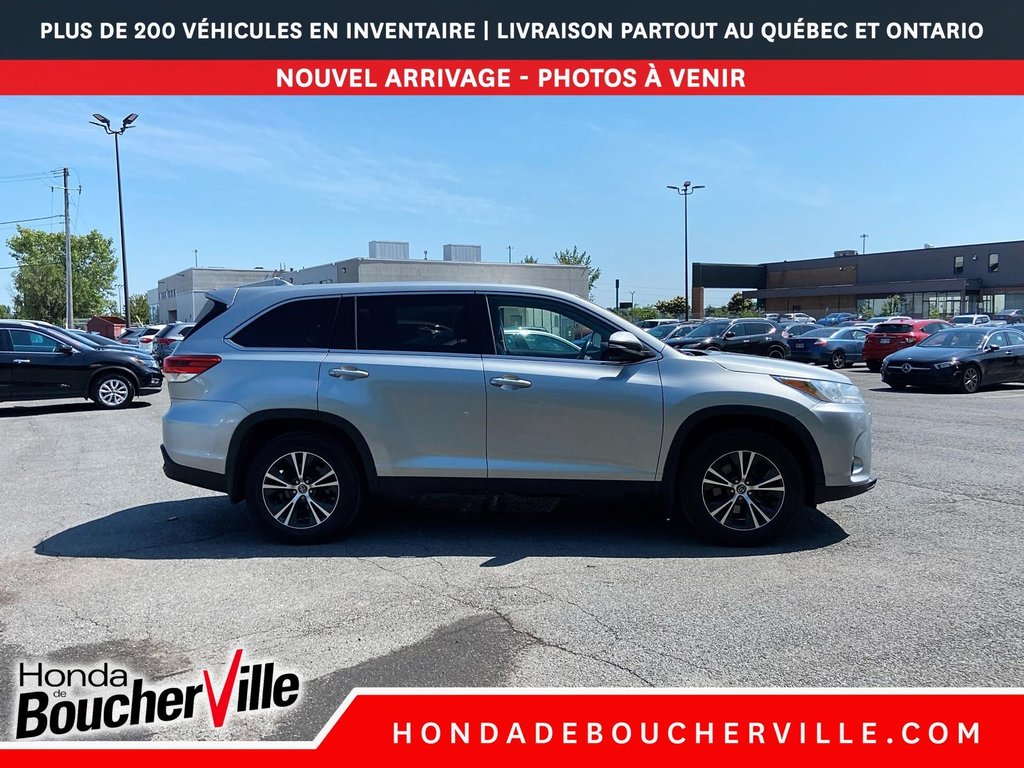 2019 Toyota Highlander LE in Terrebonne, Quebec - 7 - w1024h768px