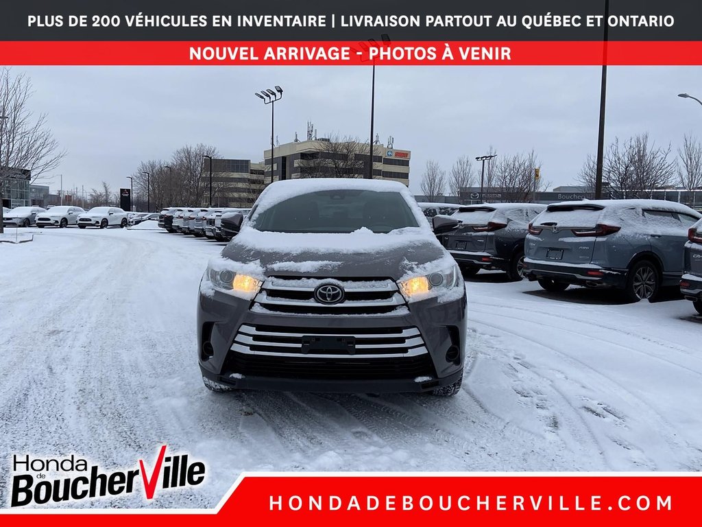 2019 Toyota Highlander LE in Terrebonne, Quebec - 2 - w1024h768px