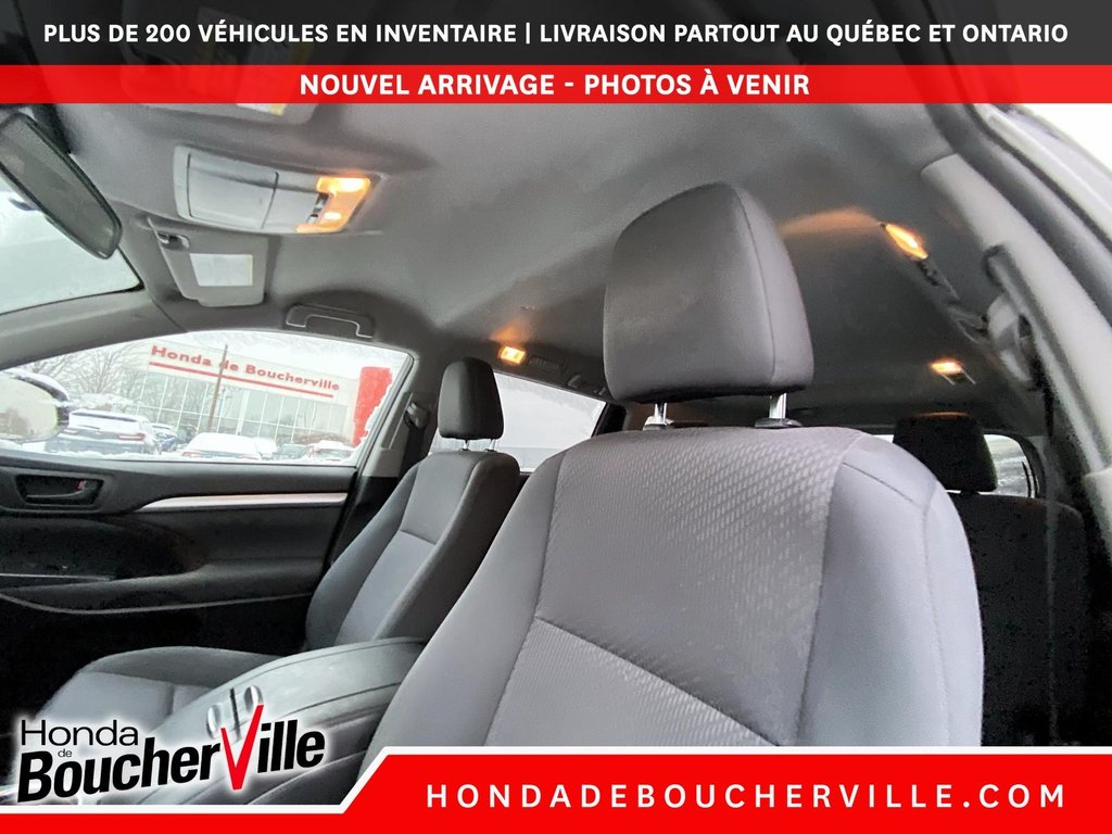 2019 Toyota Highlander LE in Terrebonne, Quebec - 17 - w1024h768px