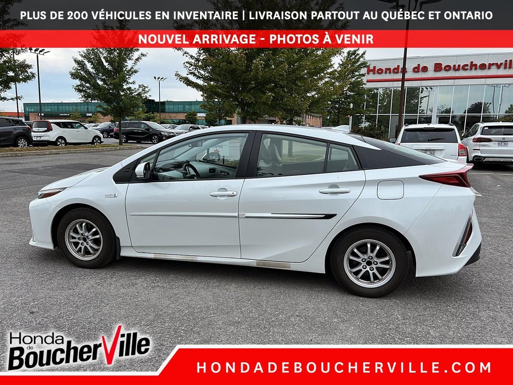 2021 Toyota PRIUS PRIME UPGRADE in Terrebonne, Quebec - 7 - w1024h768px