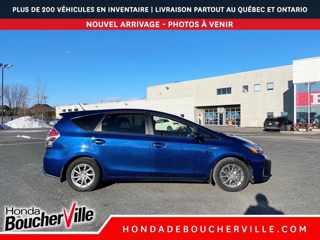 2016 Toyota Prius v in Terrebonne, Quebec - 7 - w1024h768px