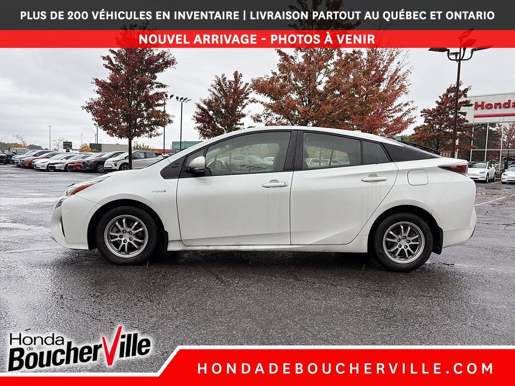 2017 Toyota Prius in Terrebonne, Quebec - 19 - w1024h768px