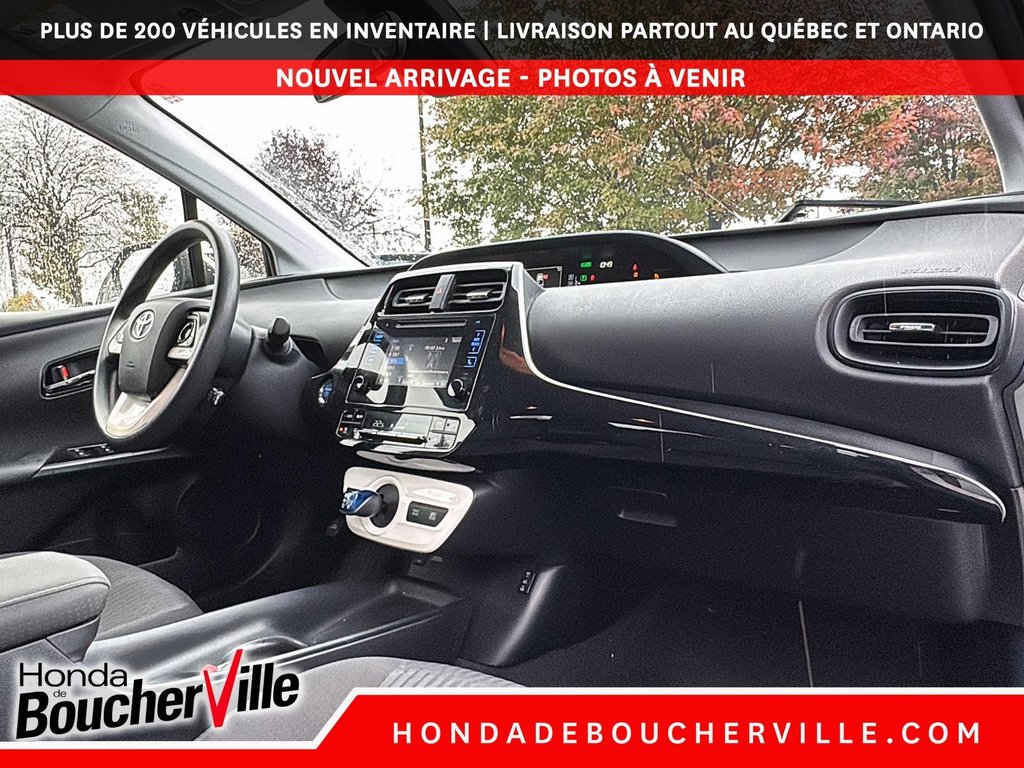 2017 Toyota Prius in Terrebonne, Quebec - 28 - w1024h768px