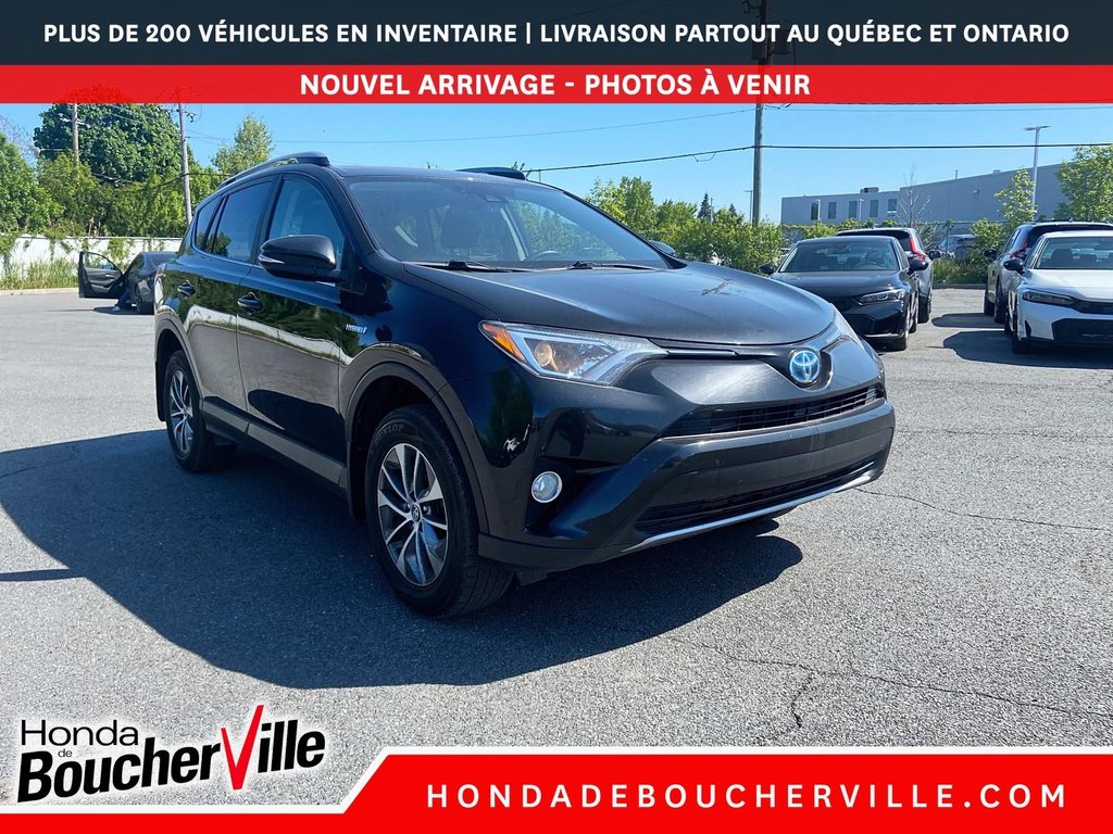 2017 Toyota RAV4 Hybrid XLE in Terrebonne, Quebec - 5 - w1024h768px