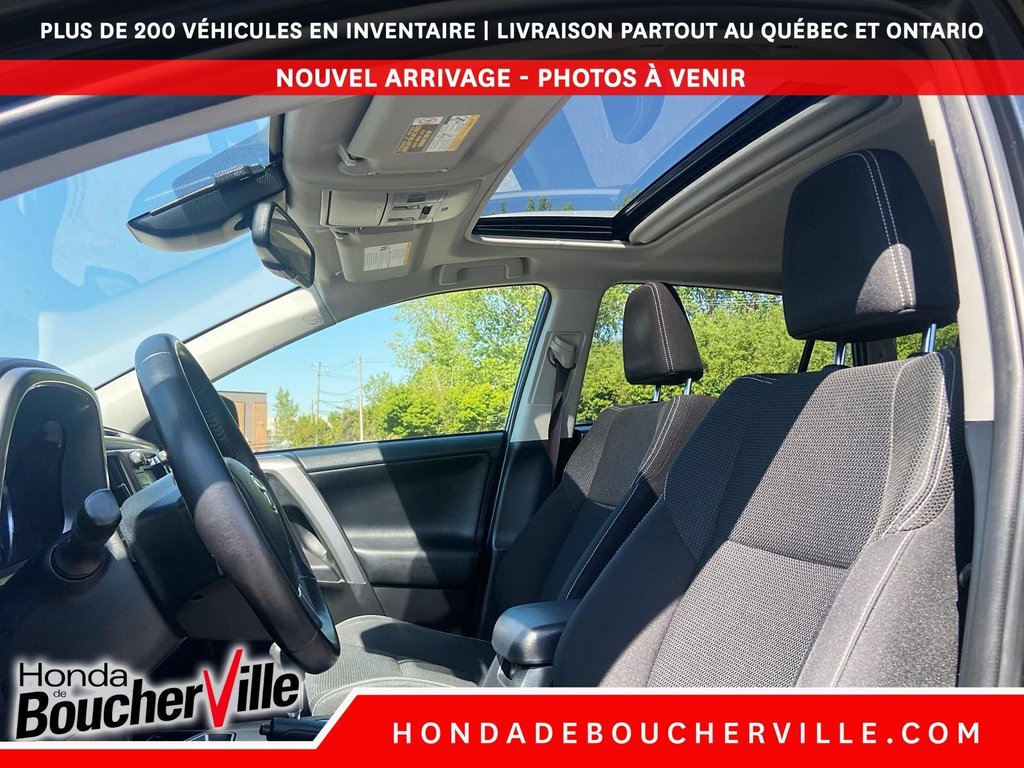 2017 Toyota RAV4 Hybrid XLE in Terrebonne, Quebec - 17 - w1024h768px