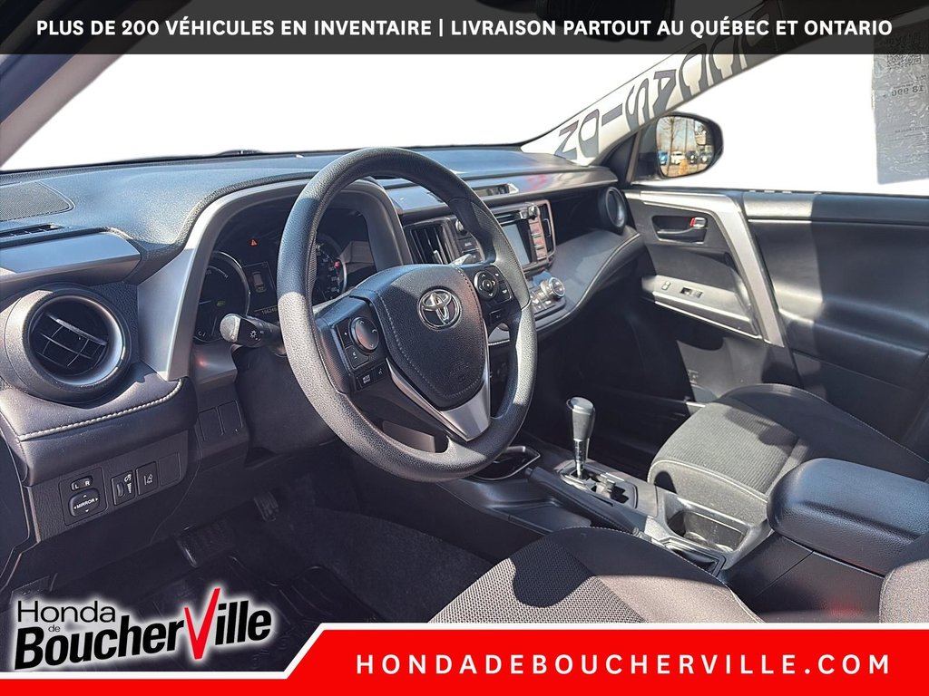 Toyota RAV4 Hybrid LE + 2017 à Terrebonne, Québec - 21 - w1024h768px