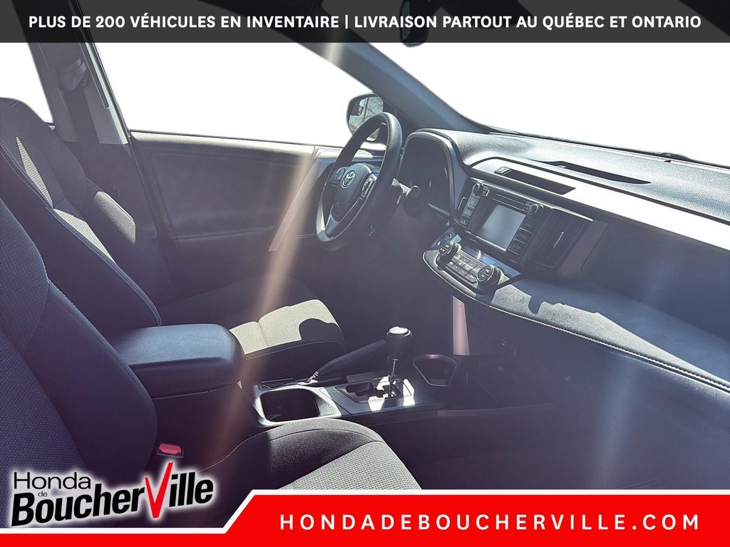 Toyota RAV4 Hybrid LE + 2017 à Terrebonne, Québec - 19 - w1024h768px