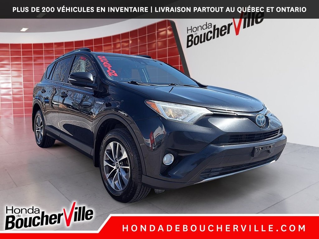 Toyota RAV4 Hybrid LE + 2017 à Terrebonne, Québec - 11 - w1024h768px