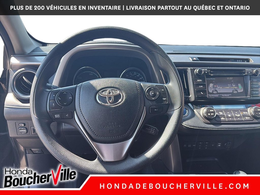 Toyota RAV4 Hybrid LE + 2017 à Terrebonne, Québec - 23 - w1024h768px